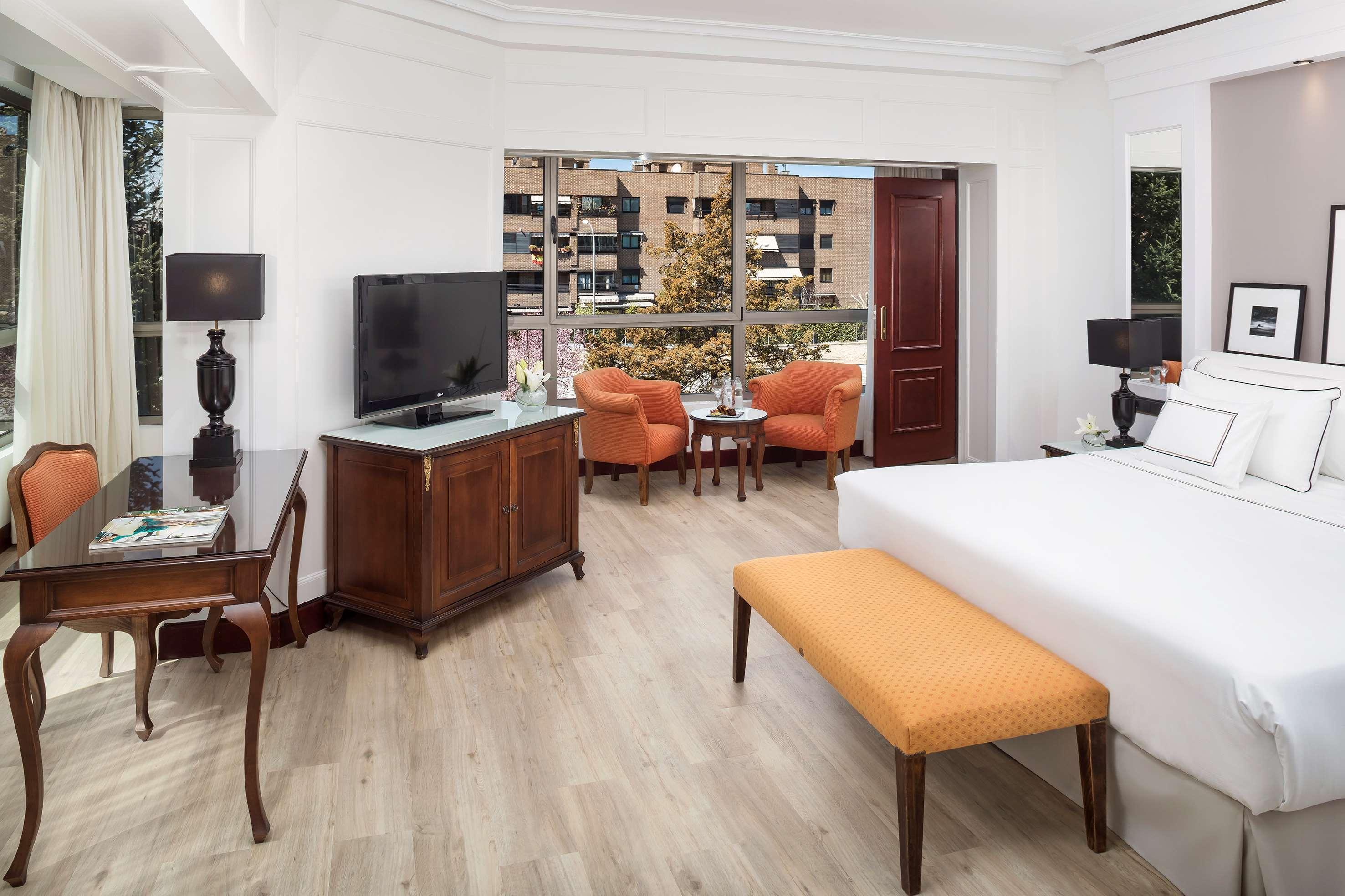 Melia Barajas Hotel Madrid Ngoại thất bức ảnh