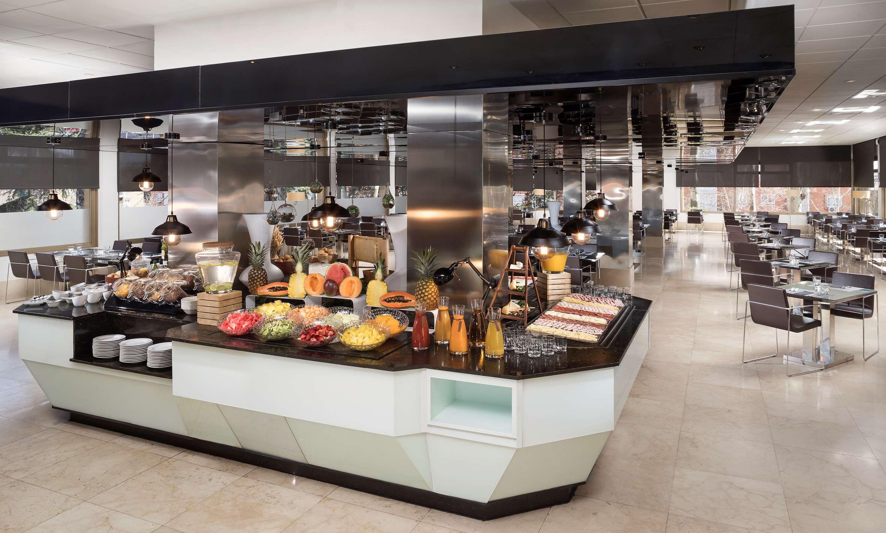 Melia Barajas Hotel Madrid Ngoại thất bức ảnh