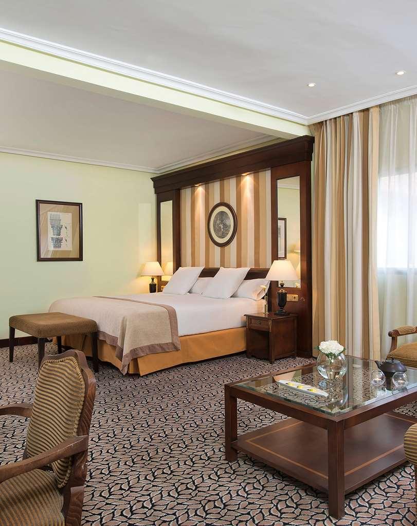 Melia Barajas Hotel Madrid Phòng bức ảnh