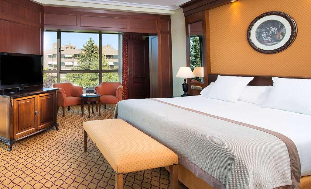 Melia Barajas Hotel Madrid Phòng bức ảnh